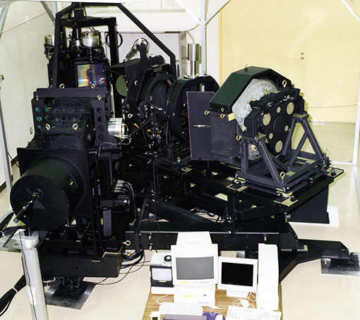 高分散分光器 HDS (High Dispersion Spectrograph)